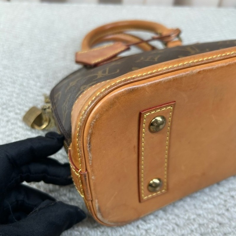 LV路易威登Alma BB老花貝殼包 有肩帶 可單肩可斜挎可手提 貝殼包型優雅流暢 氣質中又帶點兒可愛-9