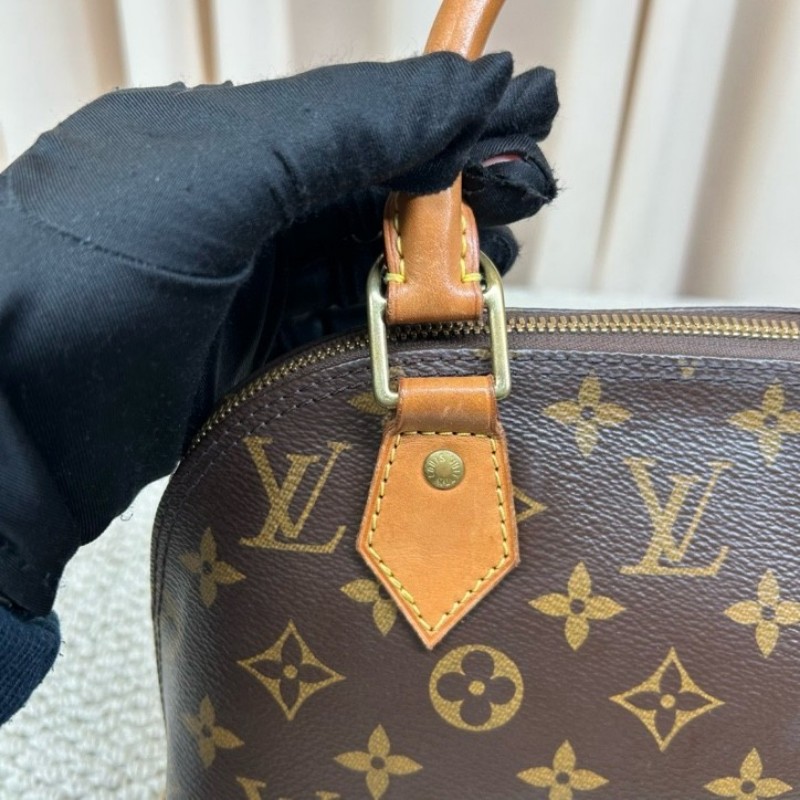 LV路易威登Alma BB老花貝殼包 有肩帶 可單肩可斜挎可手提 貝殼包型優雅流暢 氣質中又帶點兒可愛-14