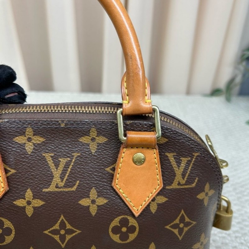 LV路易威登Alma BB老花貝殼包 有肩帶 可單肩可斜挎可手提 貝殼包型優雅流暢 氣質中又帶點兒可愛-15