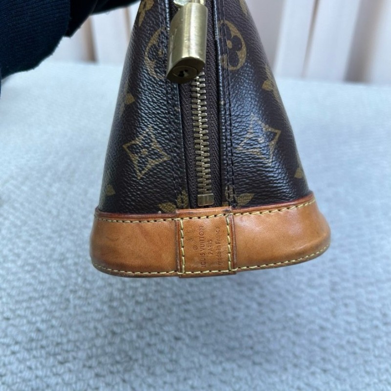 LV路易威登Alma BB老花貝殼包 有肩帶 可單肩可斜挎可手提 貝殼包型優雅流暢 氣質中又帶點兒可愛-19