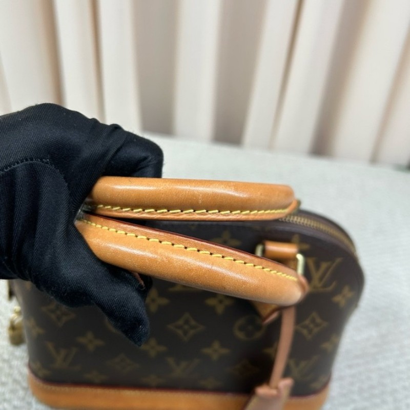 LV路易威登Alma BB老花貝殼包 有肩帶 可單肩可斜挎可手提 貝殼包型優雅流暢 氣質中又帶點兒可愛-20