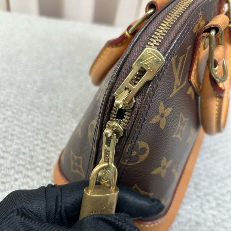 LV路易威登Alma BB老花貝殼包 有肩帶 可單肩可斜挎可手提 貝殼包型優雅流暢 氣質中又帶點兒可愛-23