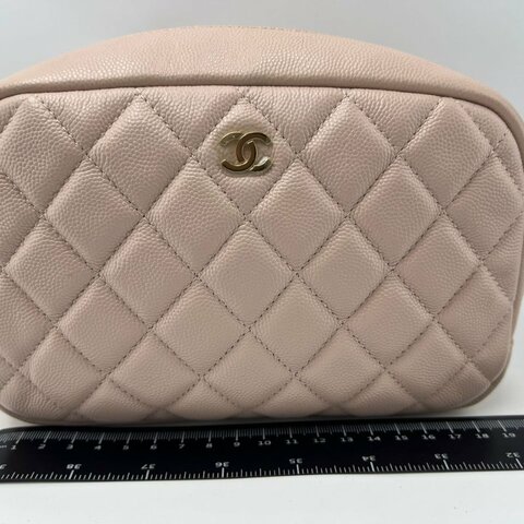 Chanel 菱格紋化妝包