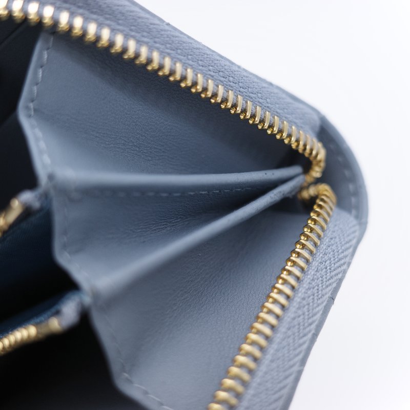 Dior 迪奧 Lady Dior Voyageur 雲朵藍 藤格紋羊皮拉鍊零錢包-18