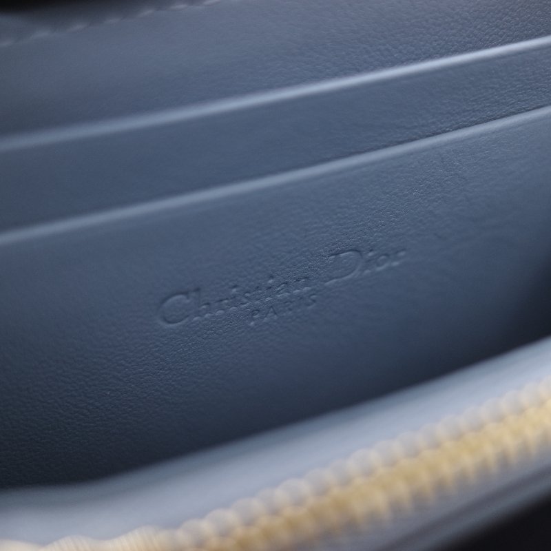 Dior 迪奧 Lady Dior Voyageur 雲朵藍 藤格紋羊皮拉鍊零錢包-19