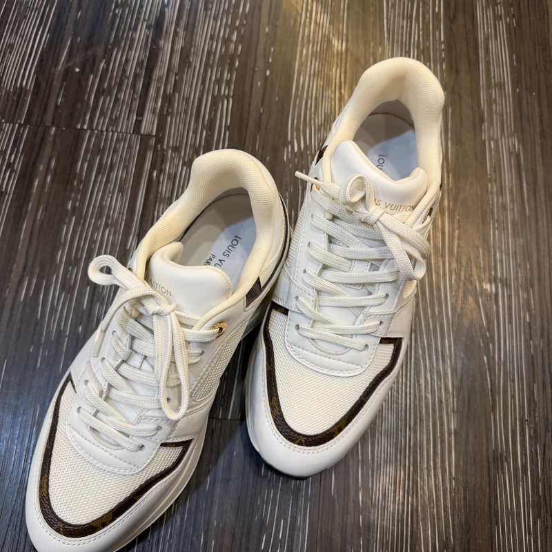 LV 白牛皮Neo Run Away運動鞋1ACPAF-1