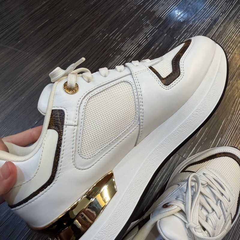 LV 白牛皮Neo Run Away運動鞋1ACPAF-7