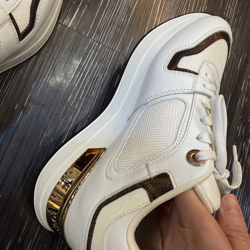 LV 白牛皮Neo Run Away運動鞋1ACPAF-8