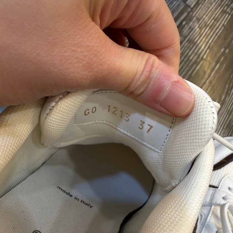 LV 白牛皮Neo Run Away運動鞋1ACPAF-10