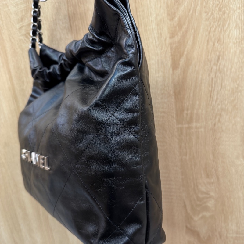 Chanel 黑牛皮銀釦22小號肩背包-2