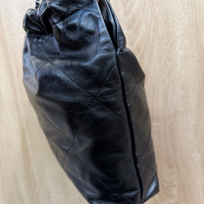 Chanel 黑牛皮銀釦22小號肩背包-3