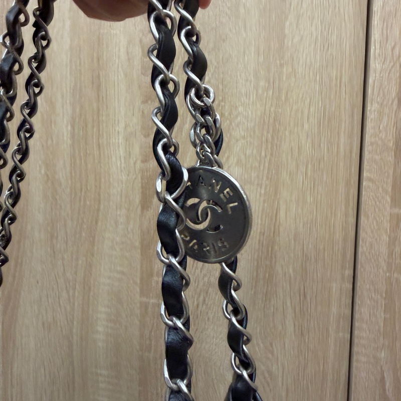 Chanel 黑牛皮銀釦22小號肩背包-14