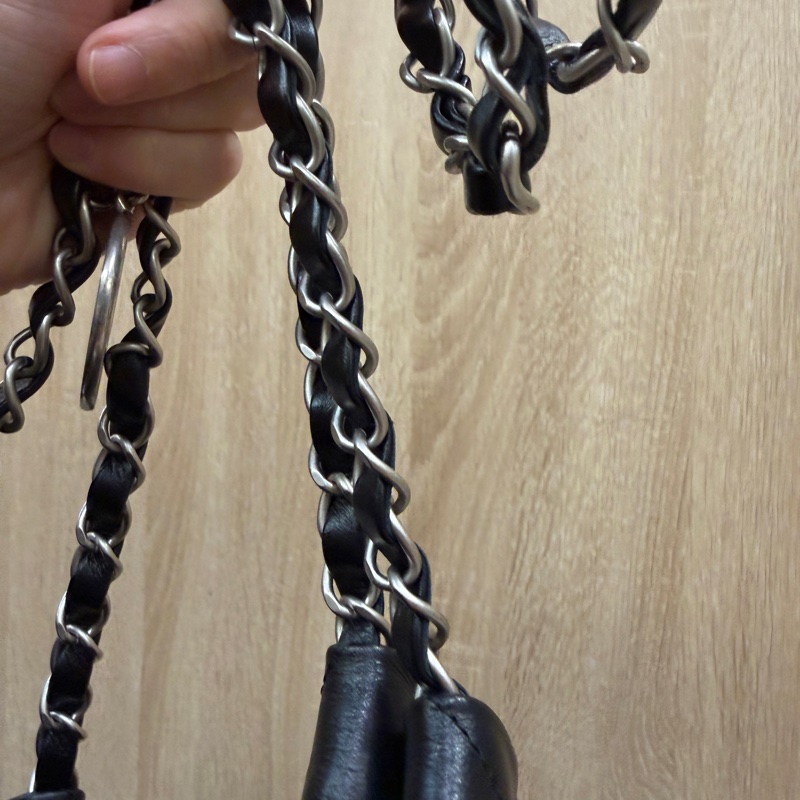 Chanel 黑牛皮銀釦22小號肩背包-15