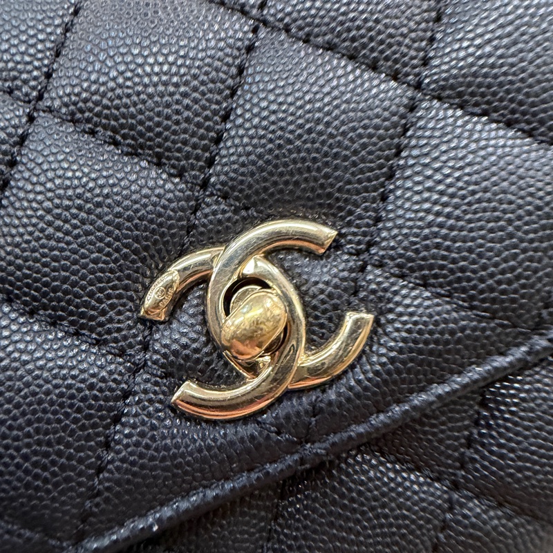 Chanel 黑荔枝牛皮金釦coco handle 24-1