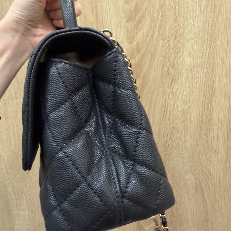 Chanel 黑荔枝牛皮金釦coco handle 24-3