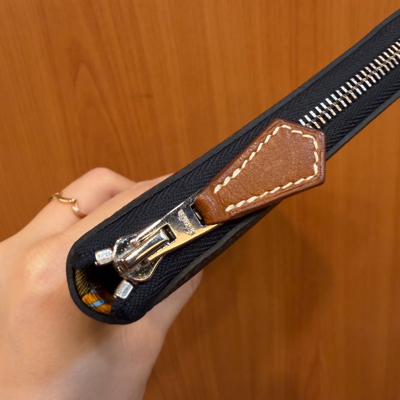 Hermes 深藍Epsom皮銀釦Silk in絲巾長夾-4