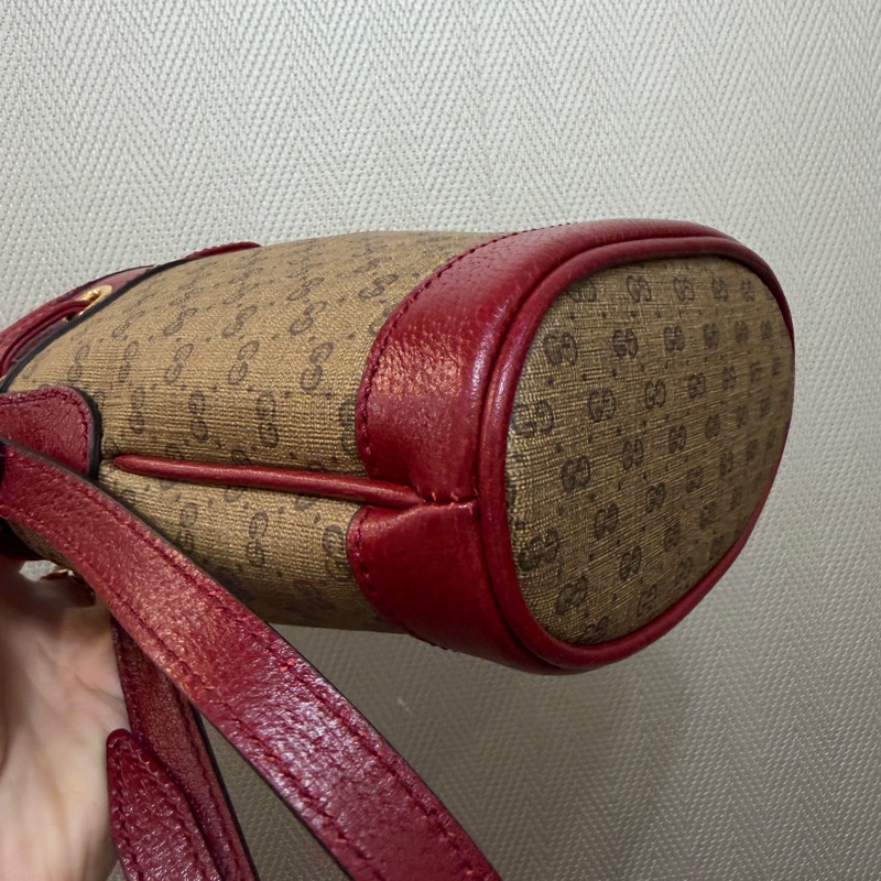 Gucci PVC紅牛皮金釦多啦A夢水桶包-3