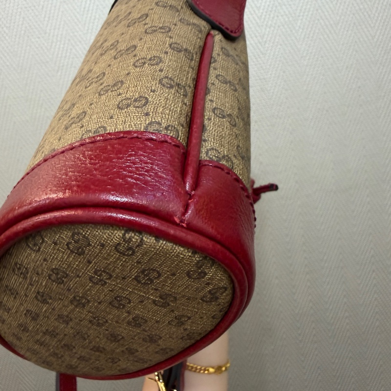 Gucci PVC紅牛皮金釦多啦A夢水桶包-8
