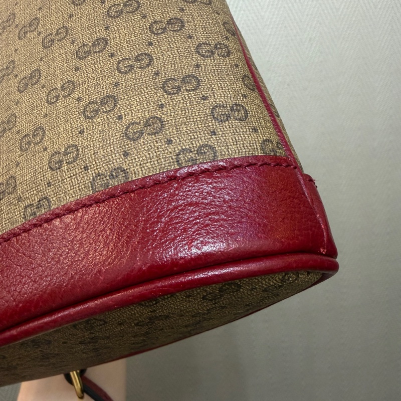 Gucci PVC紅牛皮金釦多啦A夢水桶包-9