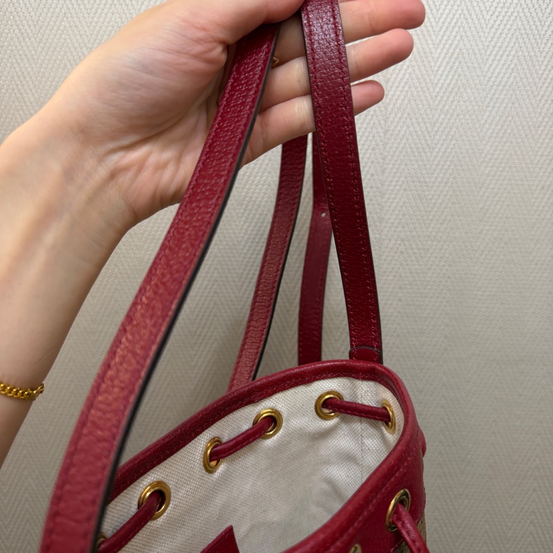 Gucci PVC紅牛皮金釦多啦A夢水桶包-15