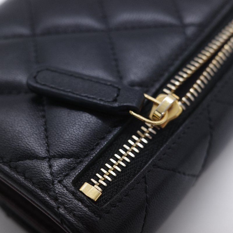 Chanel 香奈兒 經典 菱格紋黑色 小羊皮金扣小型翻蓋短夾-9