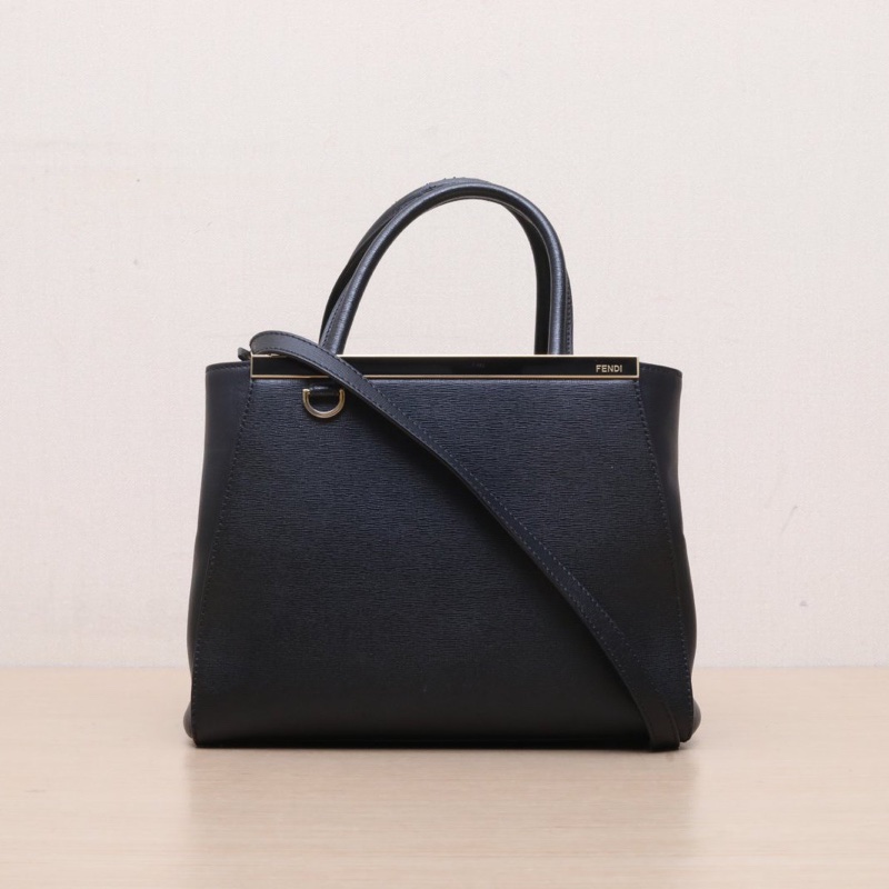 FENDI PETITE2JOURS小號黑色牛皮金扣肩背包-0