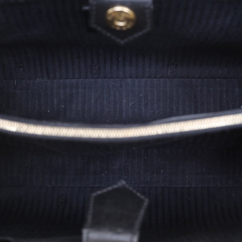 FENDI PETITE2JOURS小號黑色牛皮金扣肩背包-5