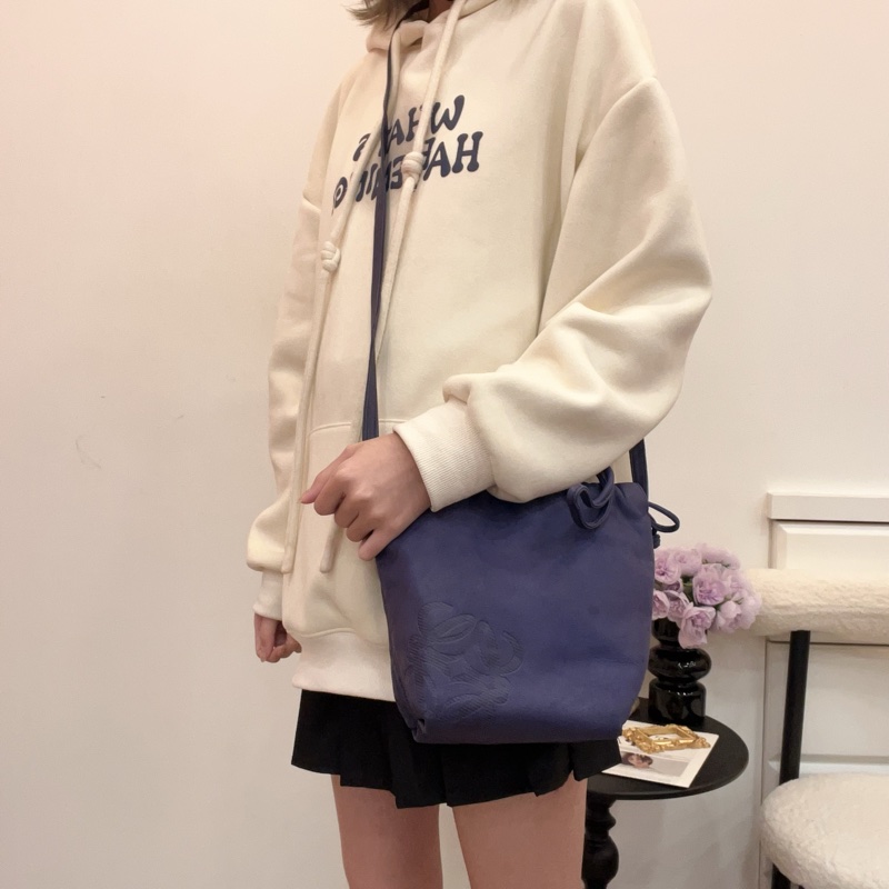 LOEWE 經典 Nappa 束口福袋包-2