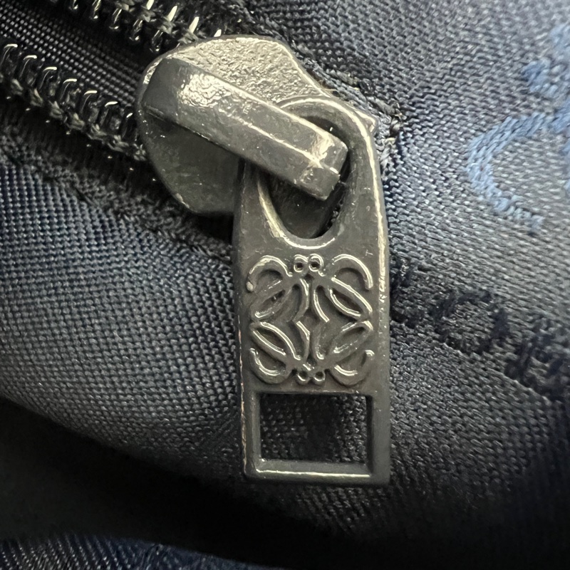 LOEWE 經典 Nappa 束口福袋包-24