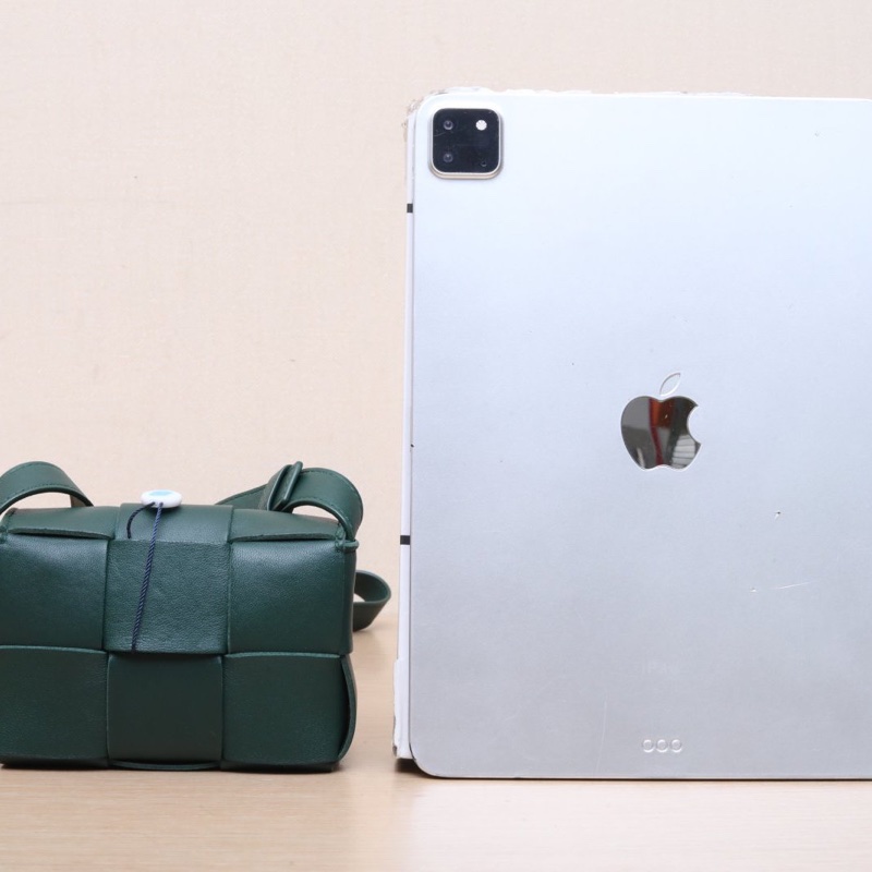 BOTTEGA VENETA CassetteMini12綠色羊皮肩背包-2