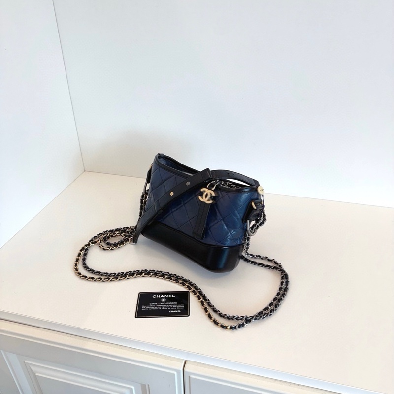【98新帶膜🆕】Chanel Gabrielle 深藍拼黑流浪包 小號small  斜挎包 單肩包-3
