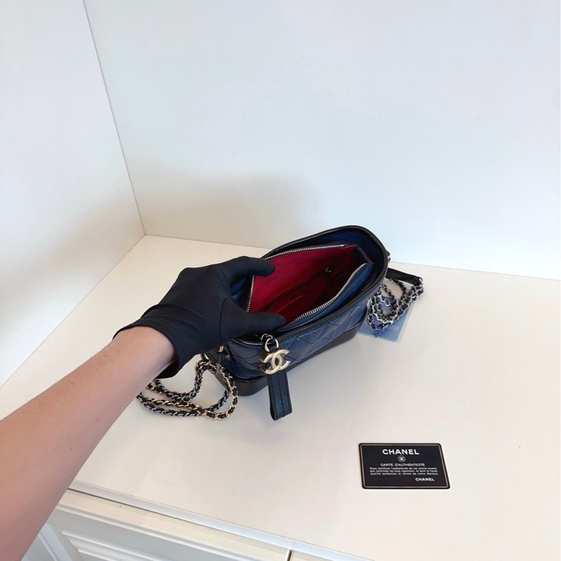 【98新帶膜🆕】Chanel Gabrielle 深藍拼黑流浪包 小號small  斜挎包 單肩包-8