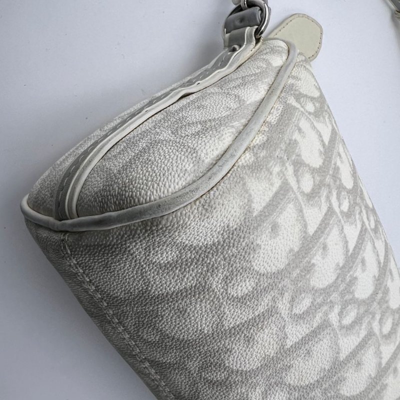 Dior 中古愛心鎖圓筒包-11