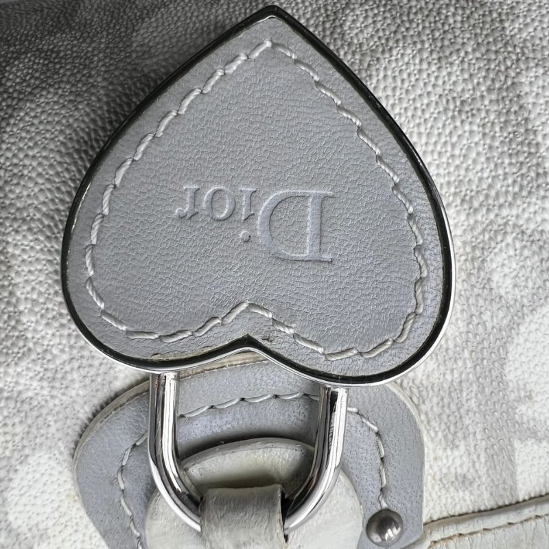 Dior 中古愛心鎖圓筒包-17