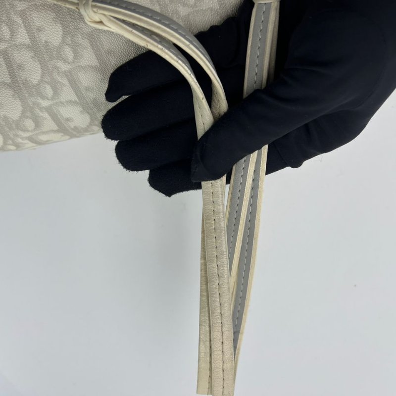 Dior 中古愛心鎖圓筒包-24