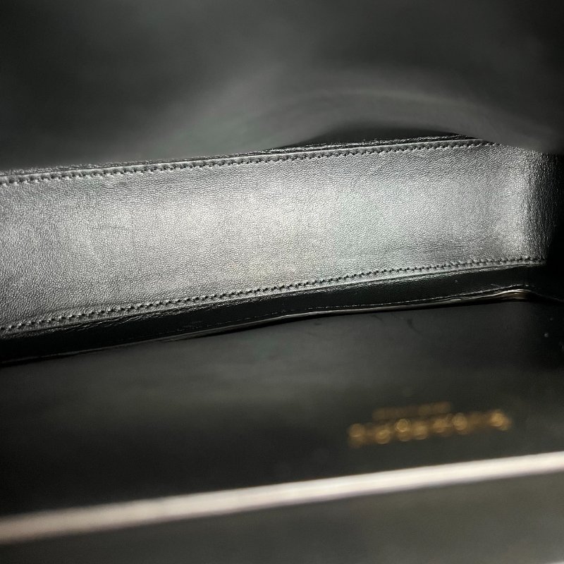 BURBERRY 拚色麂皮肩背包-6