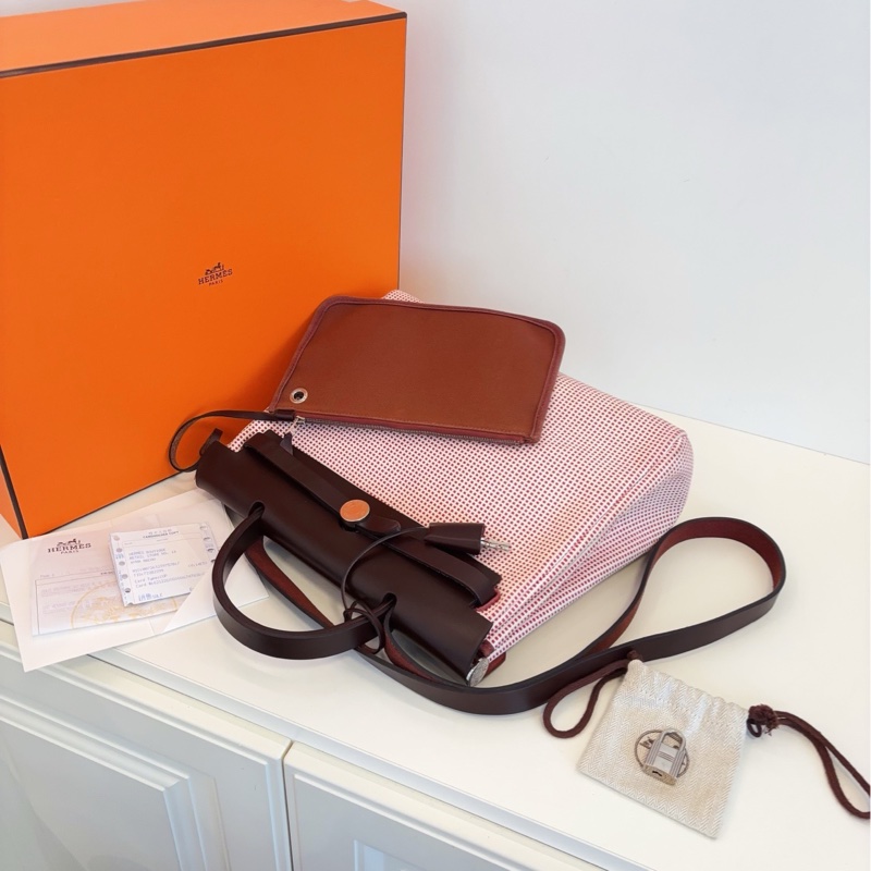 【99新大全套🆕】Hermes 樹莓色銀扣華夫餅格Herbag Zip31單肩包 手提包-5