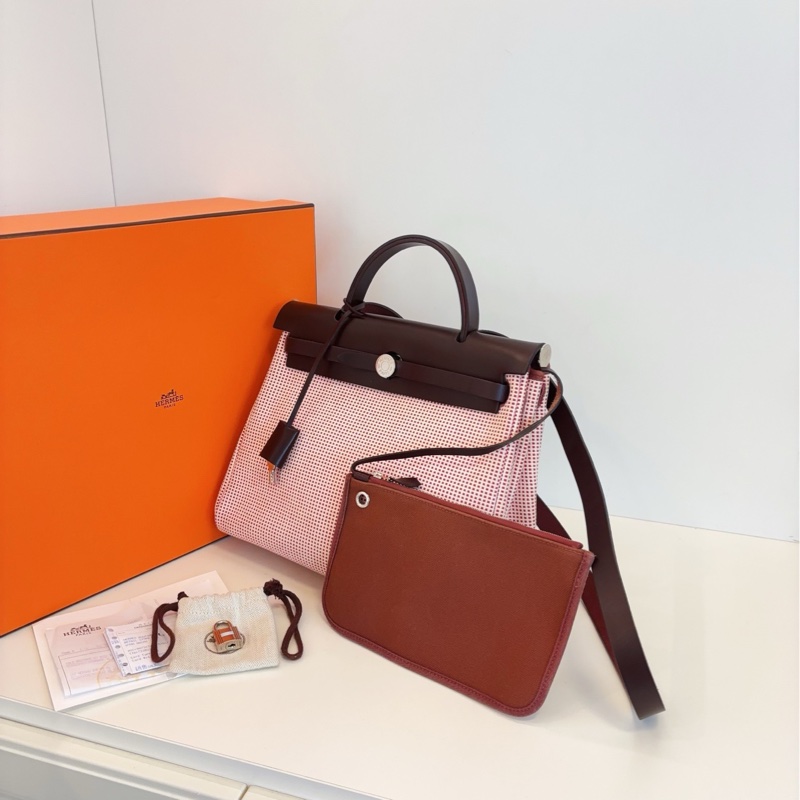 【99新大全套🆕】Hermes 樹莓色銀扣華夫餅格Herbag Zip31單肩包 手提包-6
