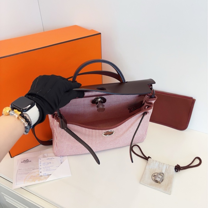 【99新大全套🆕】Hermes 樹莓色銀扣華夫餅格Herbag Zip31單肩包 手提包-7