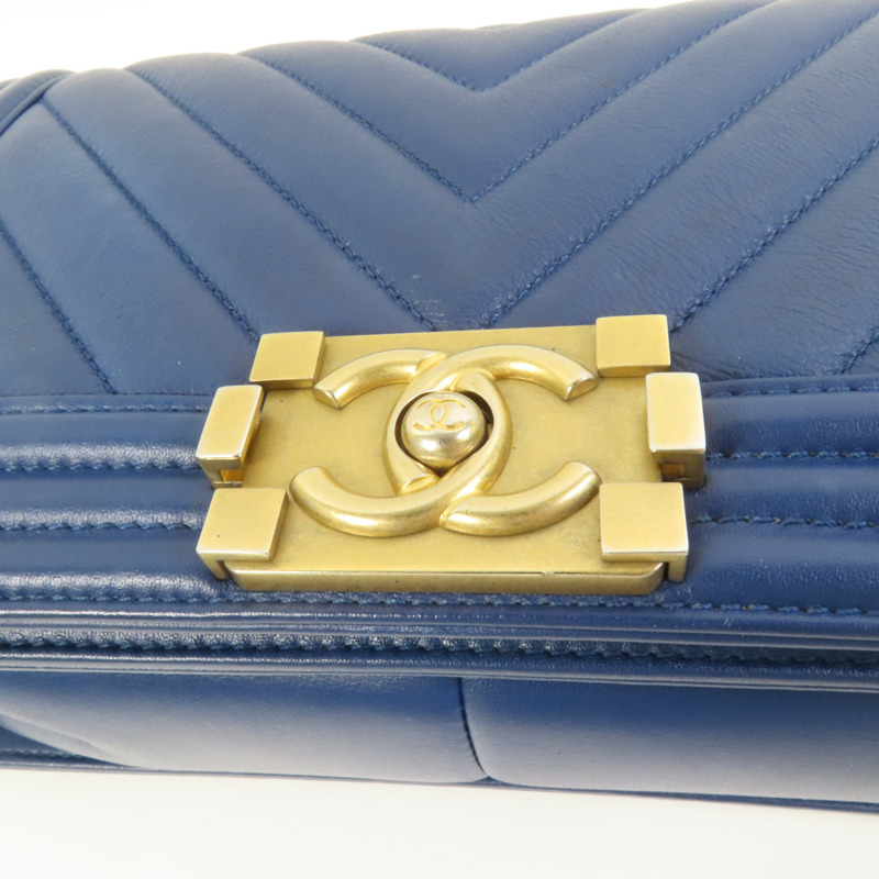 CHANEL 羊皮皮革Boy 20金扣鏈帶肩背袋-6