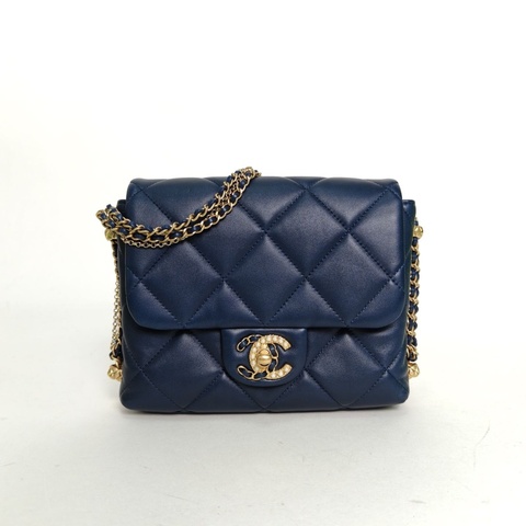 CHANEL 藍色羊皮晶片開金扣CF季節款21秋冬藍白珍珠扣鏈條包