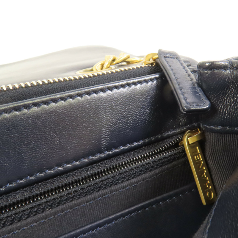 CHANEL 羊皮皮革Chain Shoulder金扣鏈帶肩背袋-15