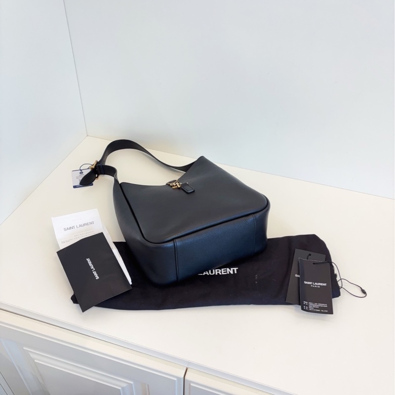 【閒置帶吊牌🆕】YSL Le5a7黑金全皮Hobo金勾小水桶腋下包 小號 small-5