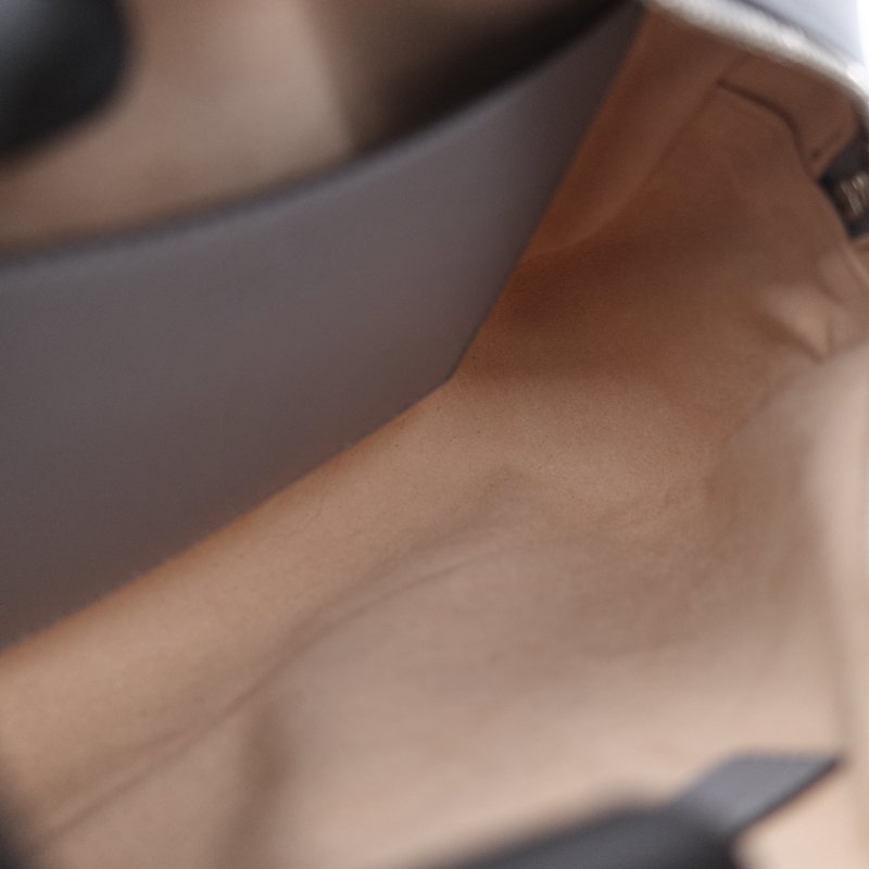 Gucci 古馳 GG Marmont 灰色絎縫牛皮 銀色 拉鍊斜包相機包肩背包-13