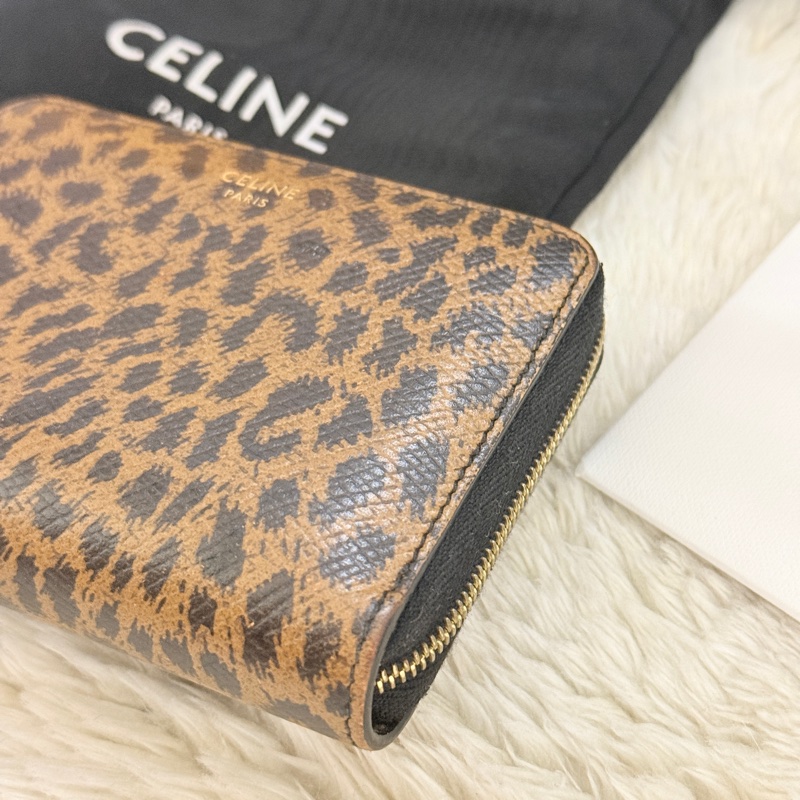 甜售私物🤎CELINE棕色 零錢包 拉鏈短夾 中夾 👍容量好用的皮夾 豹紋招財錢包 💰賺豹一整年  體積小但容量好裝-6