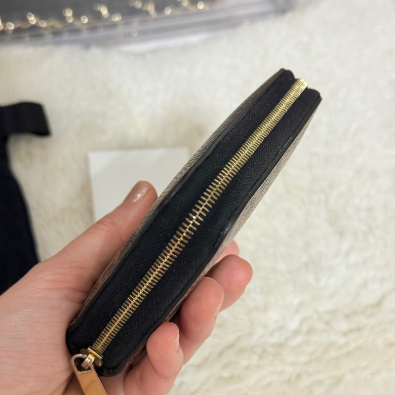 甜售私物🤎CELINE棕色 零錢包 拉鏈短夾 中夾 👍容量好用的皮夾 豹紋招財錢包 💰賺豹一整年  體積小但容量好裝-31