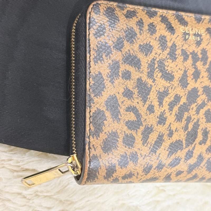甜售私物🤎CELINE棕色 零錢包 拉鏈短夾 中夾 👍容量好用的皮夾 豹紋招財錢包 💰賺豹一整年  體積小但容量好裝-38
