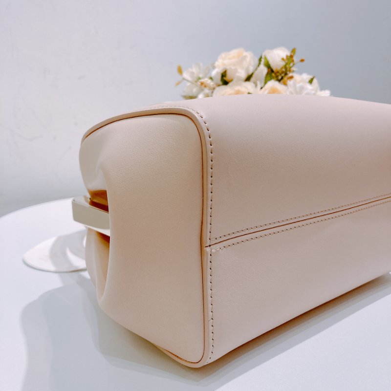 TW4763  Chloe 寇兒 手提肩背包 米色 Joyce Mini Frame Bag Cement Beige-5