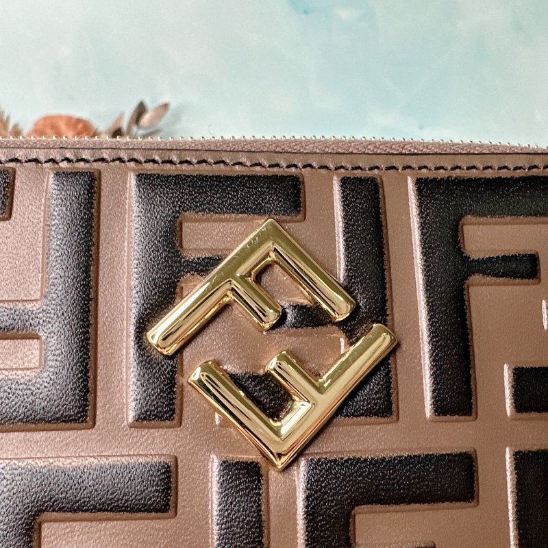 FENDI 全新FF Diamonds棕色短夾-6