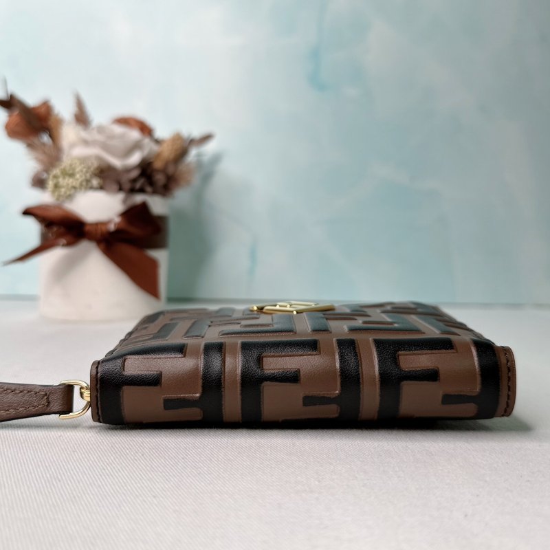 FENDI 全新FF Diamonds棕色短夾-7